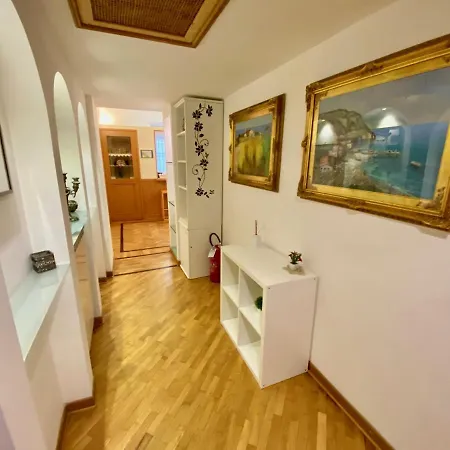 Le Casa Di Stellina Per Mostra Palapartenope Citta Della Scienza Arenile Piscina Scandone Arena Flegrea Gasthuis Napels